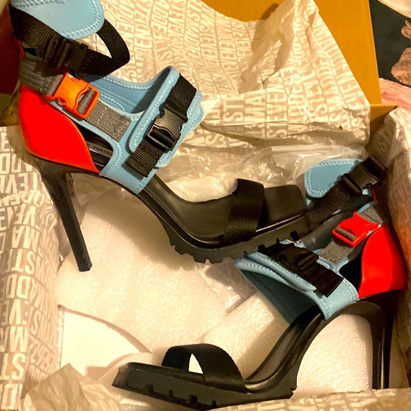 Steve Madden Shoes - Steve Madden Vibing multi colored heels.